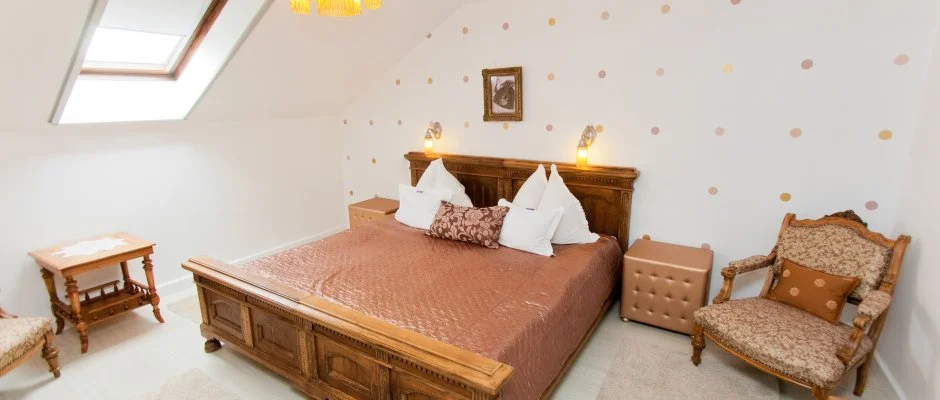 Szrcsa Hotel Szkesfehrvr