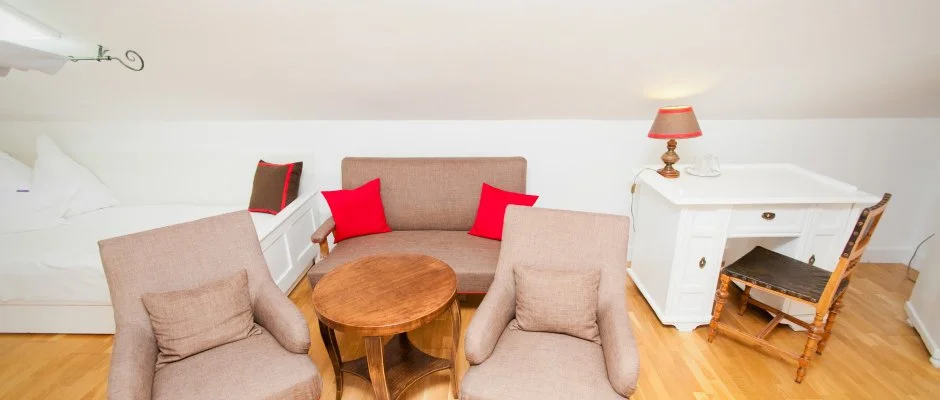 Szrcsa Hotel Szkesfehrvr