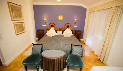 Szrcsa Hotel Szkesfehrvr