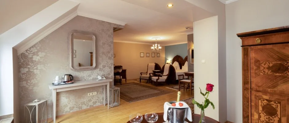 Sz�rcsa Hotel Sz�kesfeh�rv�r