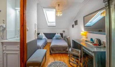 Sz�rcsa Hotel Sz�kesfeh�rv�r