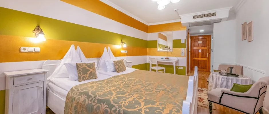 Sz�rcsa Hotel Sz�kesfeh�rv�r