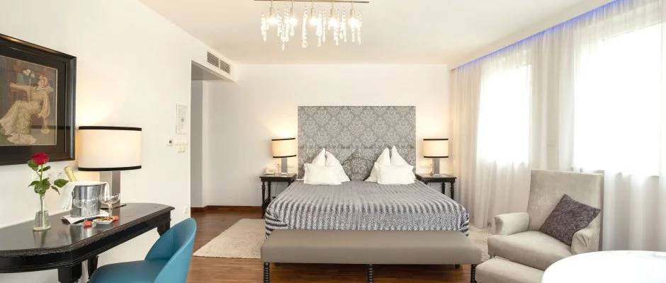 Sz�rcsa Hotel Sz�kesfeh�rv�r