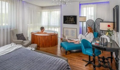 Sz�rcsa Hotel Sz�kesfeh�rv�r