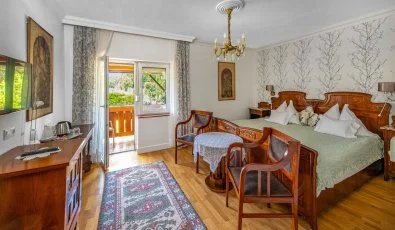 Sz�rcsa Hotel Sz�kesfeh�rv�r