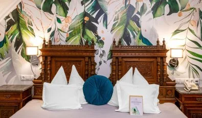 Sz�rcsa Hotel Sz�kesfeh�rv�r