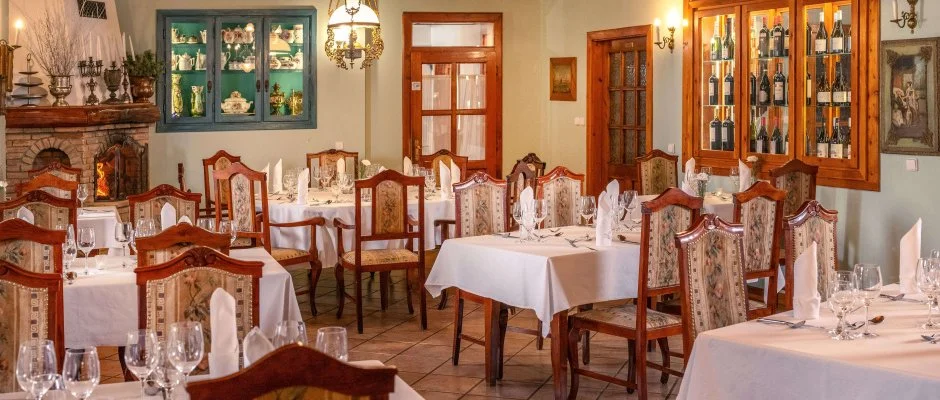 Sz�rcsa Hotel Sz�kesfeh�rv�r