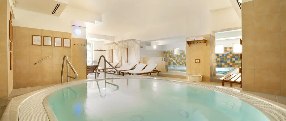 Sz�rcsa Hotel Sz�kesfeh�rv�r