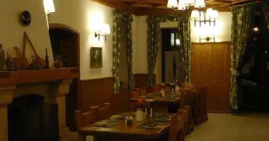 M�jus 1. (min. 2 �j)