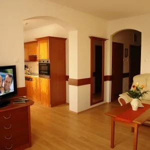  Kehidakustány - Május 1. (min. 2 éj)