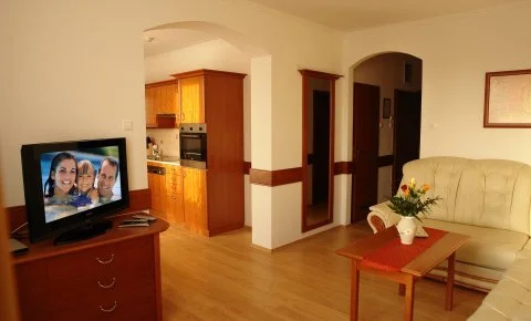 Szerencsemák Panzió Kehidakustány - Május 1.