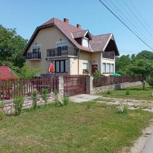 Szieszta Apartman Agárd - Két ünnep között