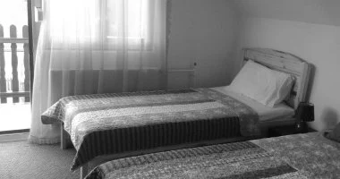 Szilveszter (min. 2 �j)