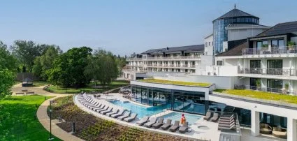 Kenese Bay Garden Resort & Conference Balatonkenese - Pnksdi hossz htvge