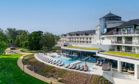Kenese Bay Garden Resort & Conference Balatonkenese - Senior ajánlat 55 év feletti vendégek részére