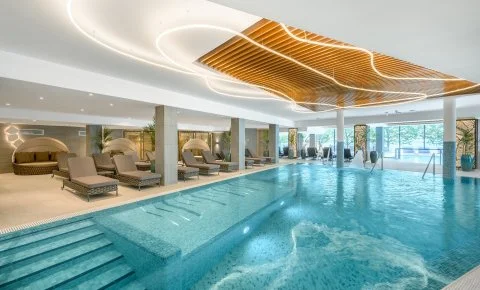 Kenese Bay Garden Resort & Conference Balatonkenese - Évindító Szállásvadászat Balatonkenesén