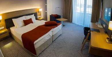 Augusztus 20. (min. 3 �j)