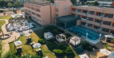 - Belenusi pihenés félpanzióval