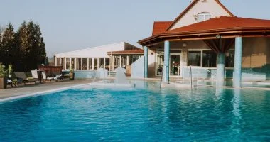  - Napi �r f�lpanzi�val