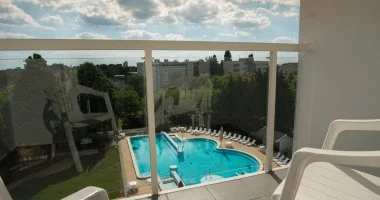 M�jus 1. (min. 3 �j)