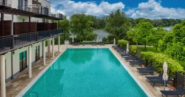 Hell� Ny�r! (min. 2 �j)