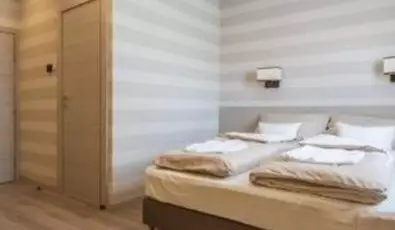 Tiszacsegei Halszcsrda s Panzi Tiszacsege