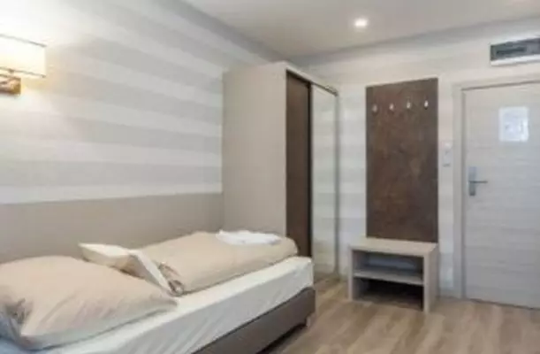 Tiszacsegei Halszcsrda s Panzi Tiszacsege