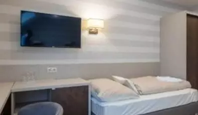 Tiszacsegei Halszcsrda s Panzi Tiszacsege