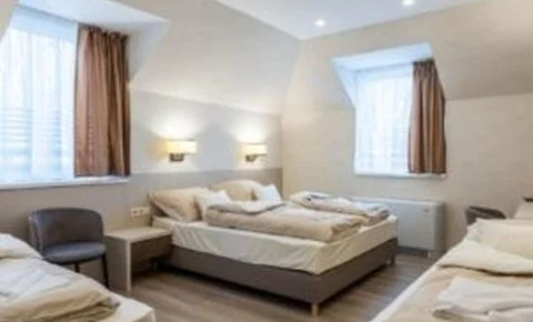 Tiszacsegei Halászcsárda és Panzió Tiszacsege - Két ünnep között