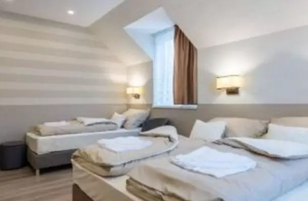 Tiszacsegei Halszcsrda s Panzi Tiszacsege