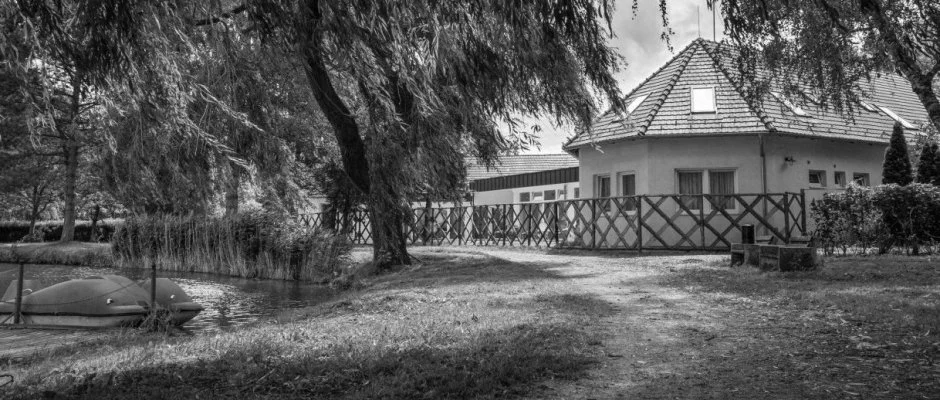 T�-Part Panzi� & Rendezv�nyk�zpont K�szeg