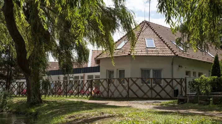 felszerelés villa karcsúsító cami tank tetején