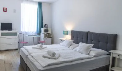 T-Part Panzi & Rendezvnykzpont Kszeg