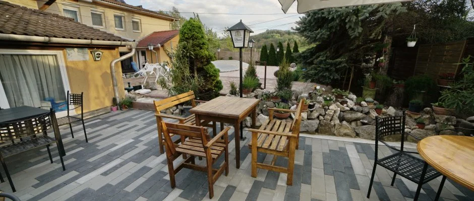 Tókert Fogadó Nagymányok