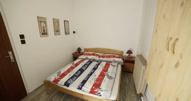 Oktber 23. (min. 2 j)