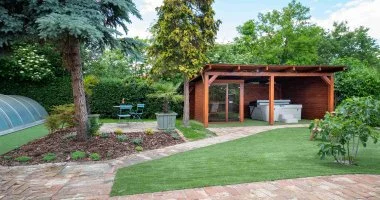 M�jus 1. (min. 3 �j)