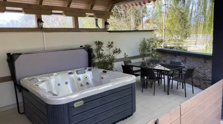 Toszkna Apartmanhz Bogcs