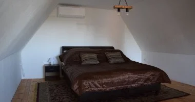K�t �nnep k�z�tt (min. 2 �j)