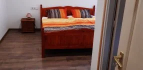 Tulip�nos Vend�gh�z - Napi �rak