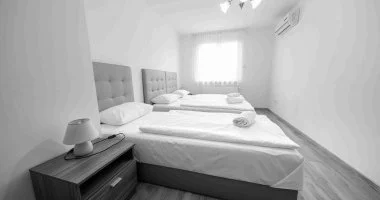 M�jus 1. (min. 4 �j)