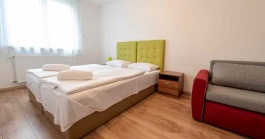 Augusztus 20. (min. 3 �j)