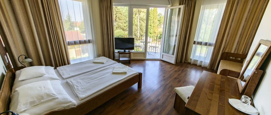 Viktor Bor- s Vendghz Balatonmriafrd