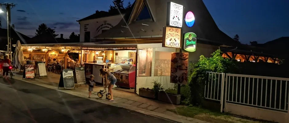 Viktor Bor- s Vendghz Balatonmriafrd