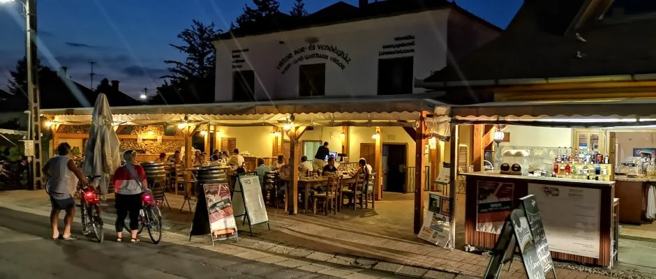 Viktor Bor- s Vendghz Balatonmriafrd