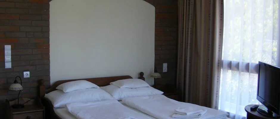 Viktor Bor- s Vendghz Balatonmriafrd