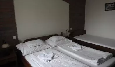 Viktor Bor- s Vendghz Balatonmriafrd