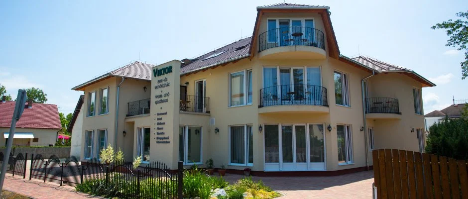 Viktor Bor- s Vendghz Balatonmriafrd