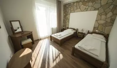 Viktor Bor- s Vendghz Balatonmriafrd