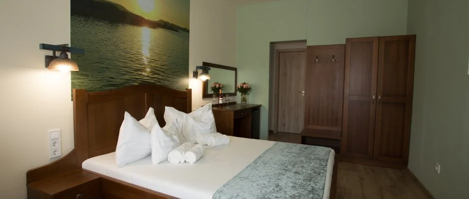 Viktor Bor- s Vendghz Balatonmriafrd