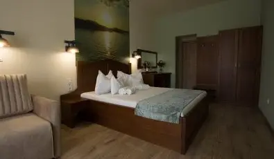 Viktor Bor- s Vendghz Balatonmriafrd